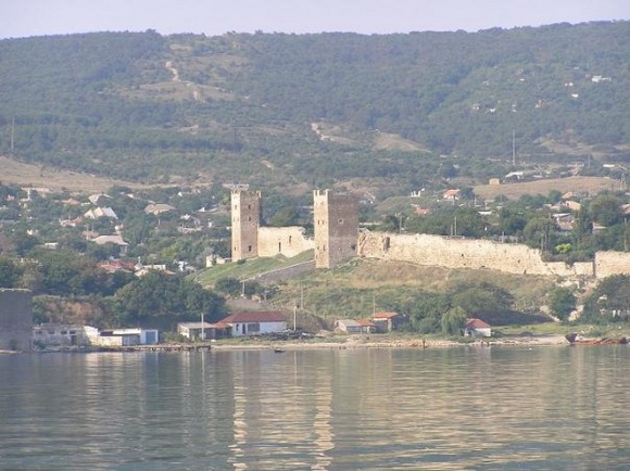Феодосия. Генуэзская крепость. Вид с моря.